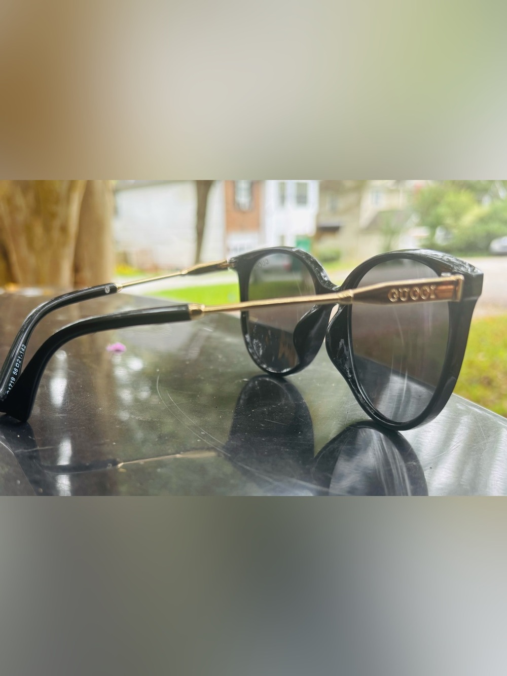 GUCCI Classic Black Polarized Women’s Sunglasses with Gold Accents